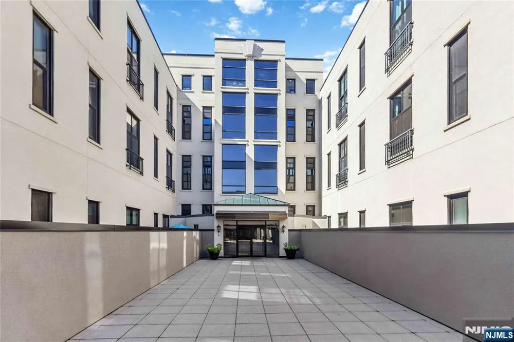518 Gregory Avenue A221 Weehawken, NJ 07086