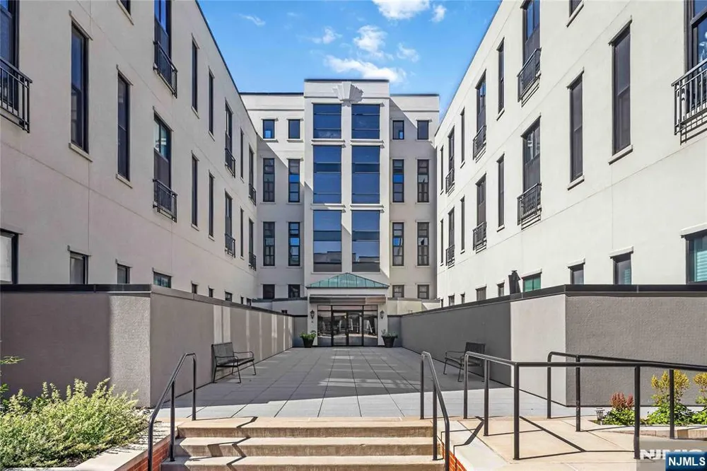 518 Gregory Avenue A221 Weehawken, NJ 07086