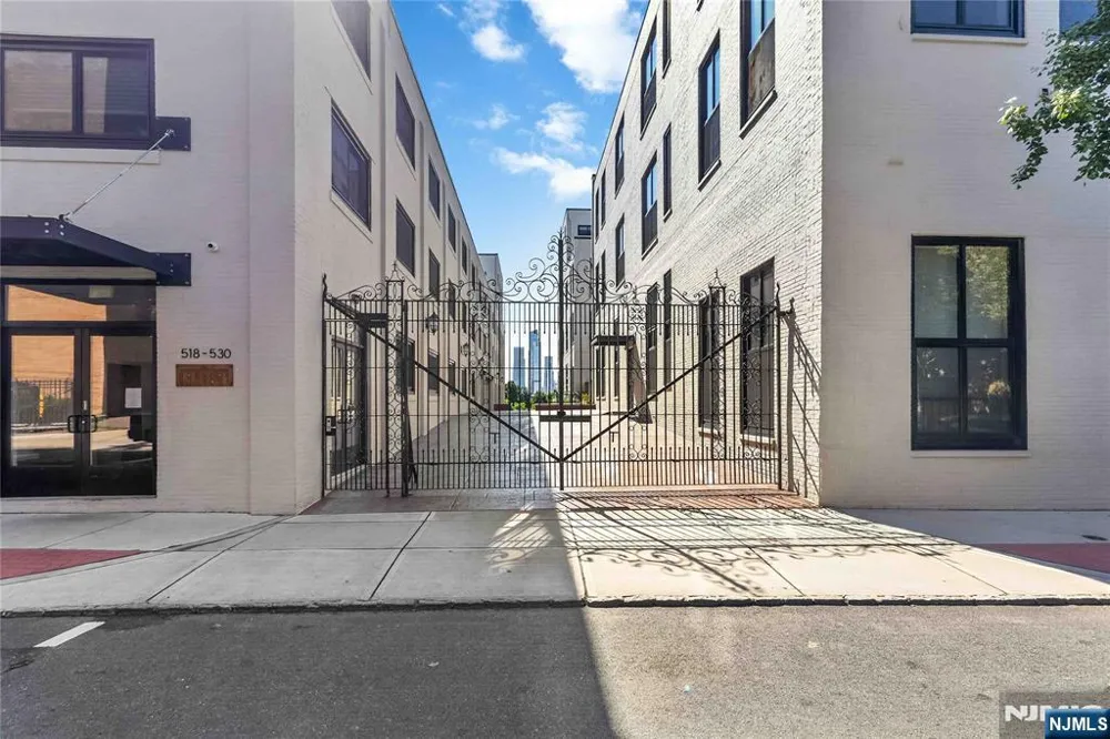 518 Gregory Avenue A221 Weehawken, NJ 07086