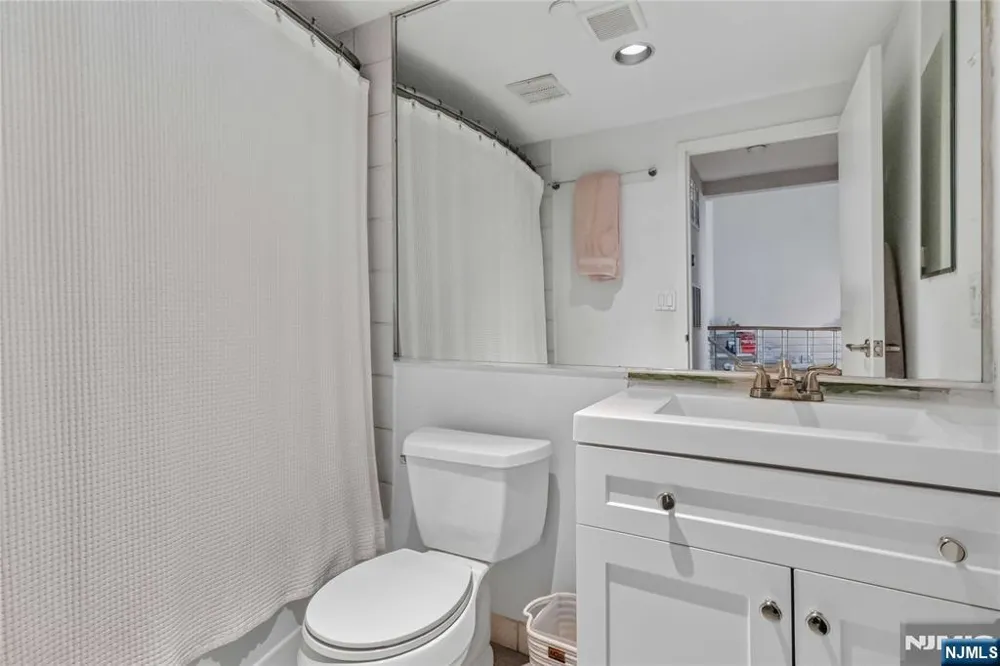 518 Gregory Avenue A221 Weehawken, NJ 07086