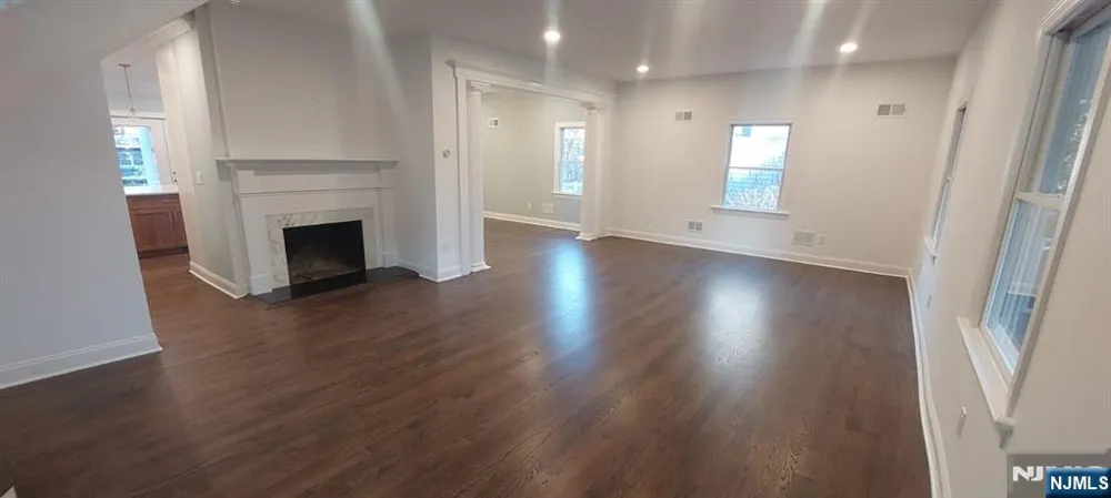 321 Spring Avenue Ridgewood, NJ 07450