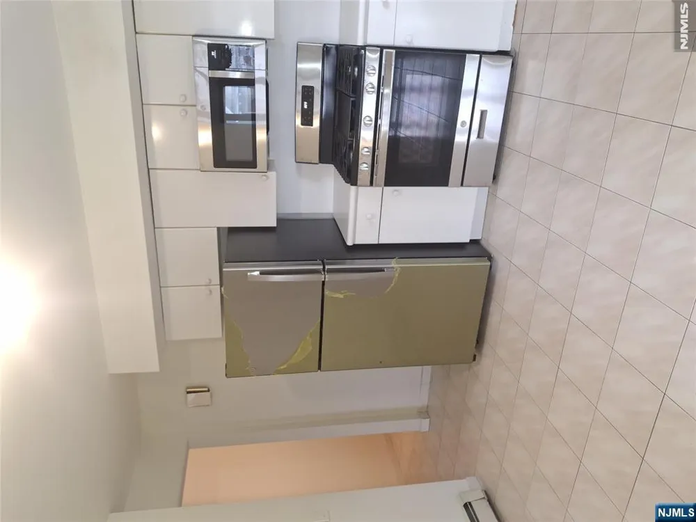 61 Fulton Avenue Fairview, NJ 07022