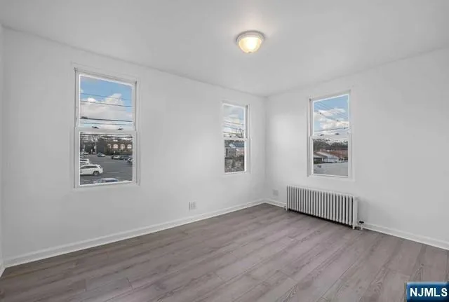 10 W Prospect Street 2 Waldwick, NJ 07463
