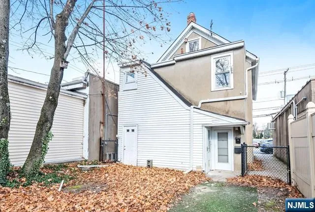 10 W Prospect Street 2 Waldwick, NJ 07463