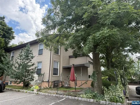 12 Sylvan Avenue