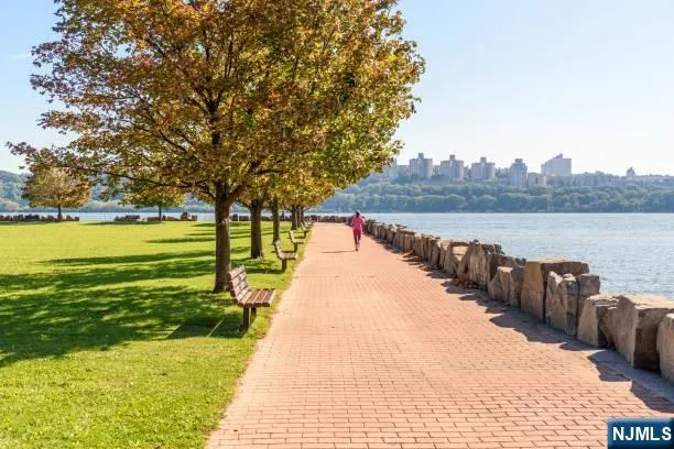 12 Sylvan Avenue Englewood Cliffs, NJ 07632