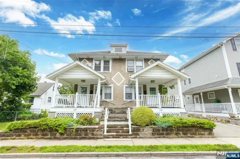 139 Van Avenue