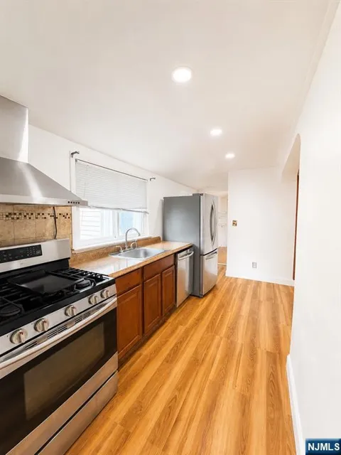 544 Linden Avenue 1