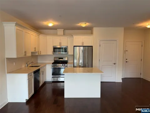 307 Gorge Road 501