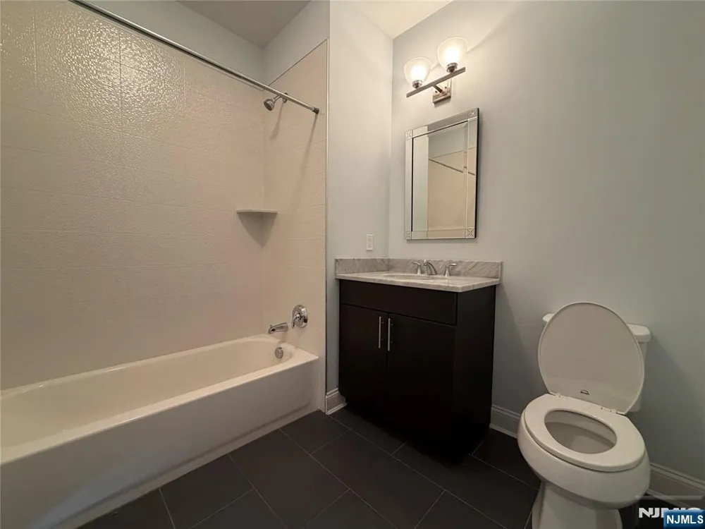 307 Gorge Road 501 Cliffside Park, NJ 07010