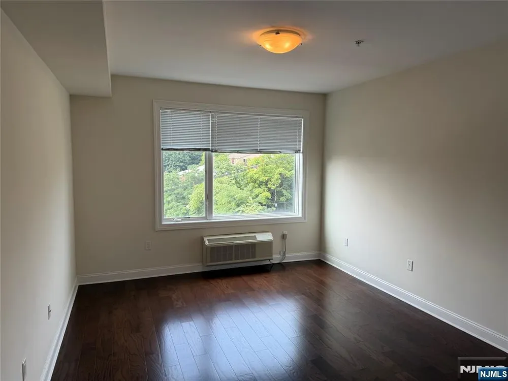 307 Gorge Road 501 Cliffside Park, NJ 07010