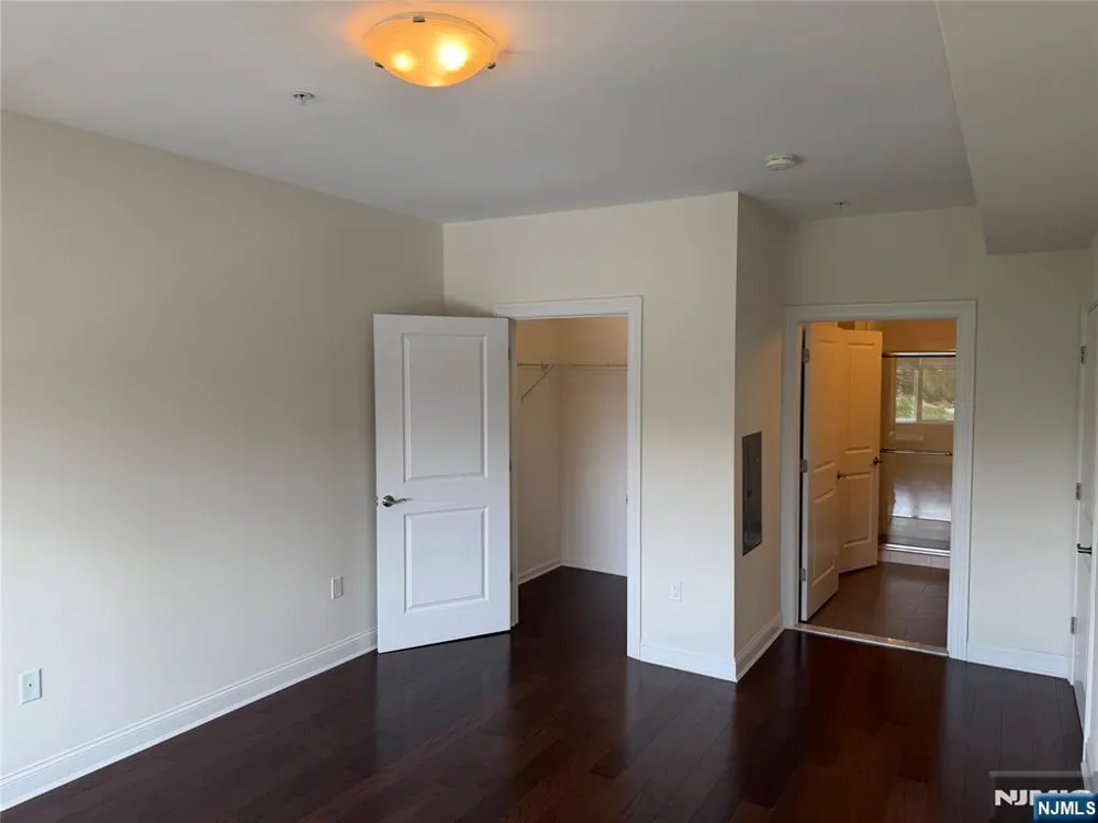 307 Gorge Road 501 Cliffside Park, NJ 07010
