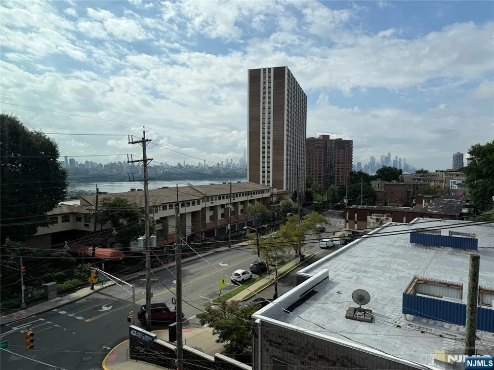 307 Gorge Road 501 Cliffside Park, NJ 07010