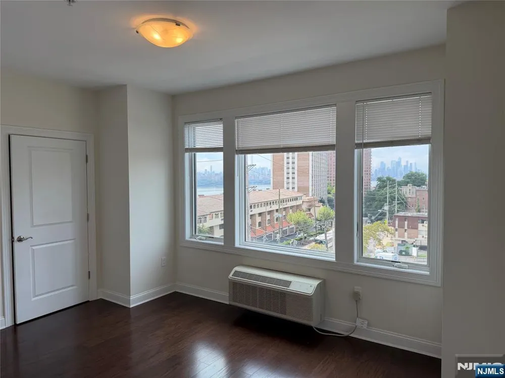 307 Gorge Road 501 Cliffside Park, NJ 07010