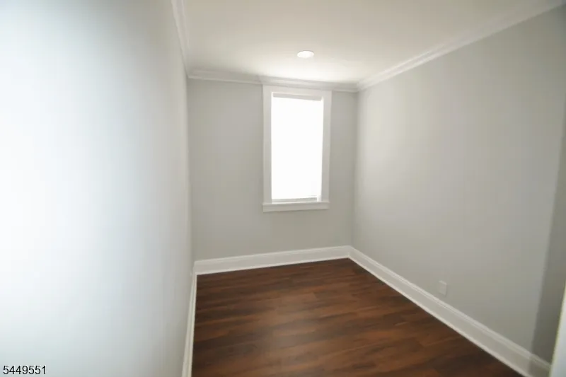 56 Hobart Pl Clifton City, NJ 07011