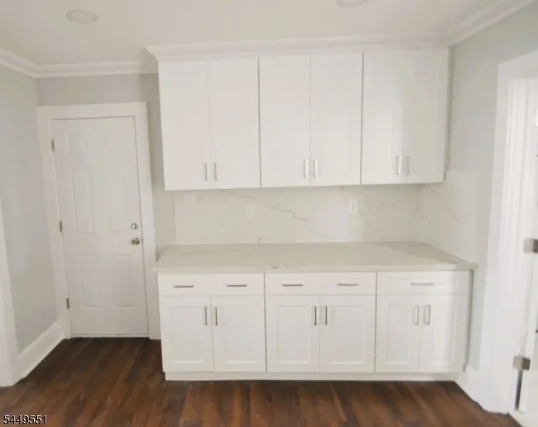 56 Hobart Pl Clifton City, NJ 07011