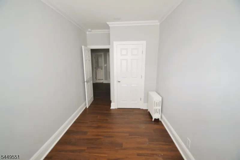 56 Hobart Pl Clifton City, NJ 07011