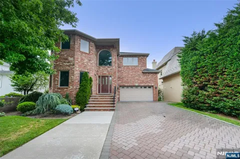 1056 Edgewood Lane