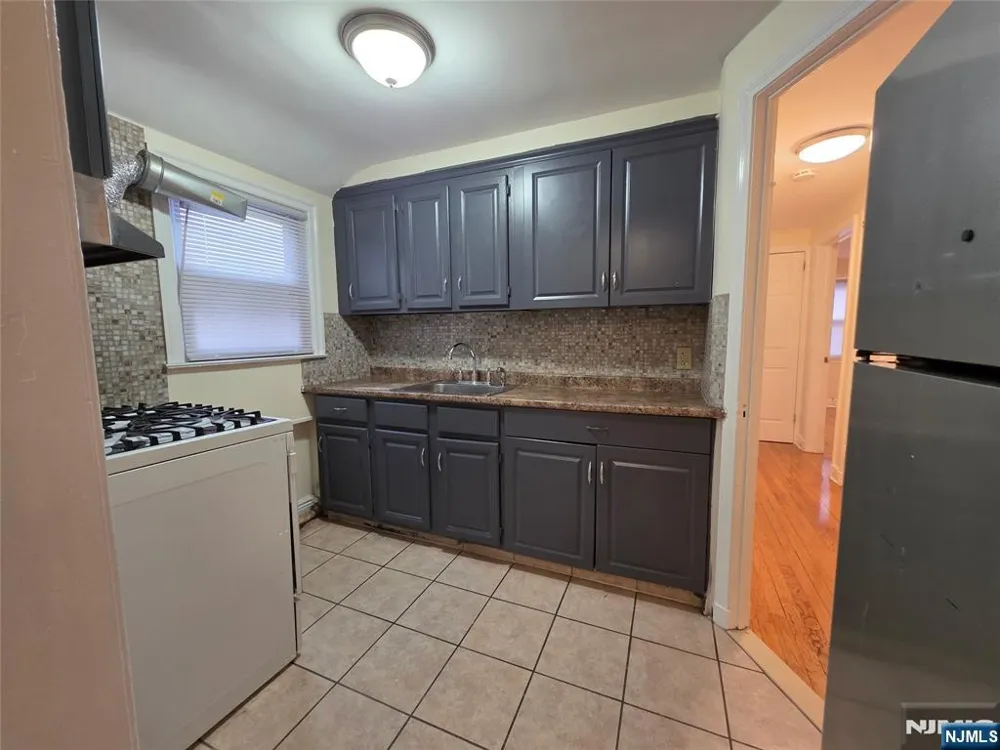 41 Reid Avenue 2 Bergenfield, NJ 07621