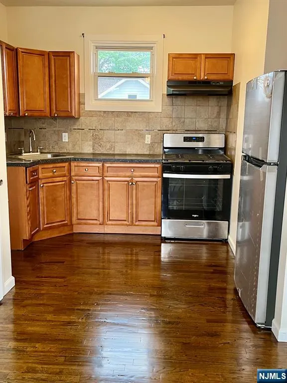 329 President Street 2R Saddle Brook, NJ 07663