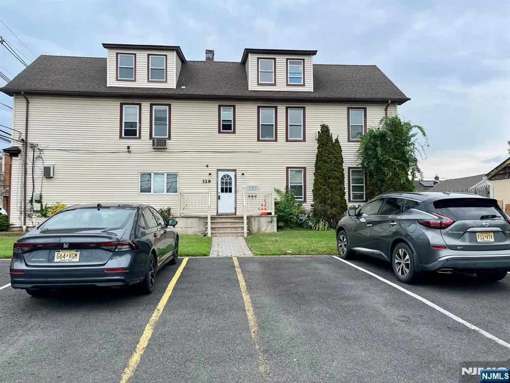 329 President Street 2R Saddle Brook, NJ 07663