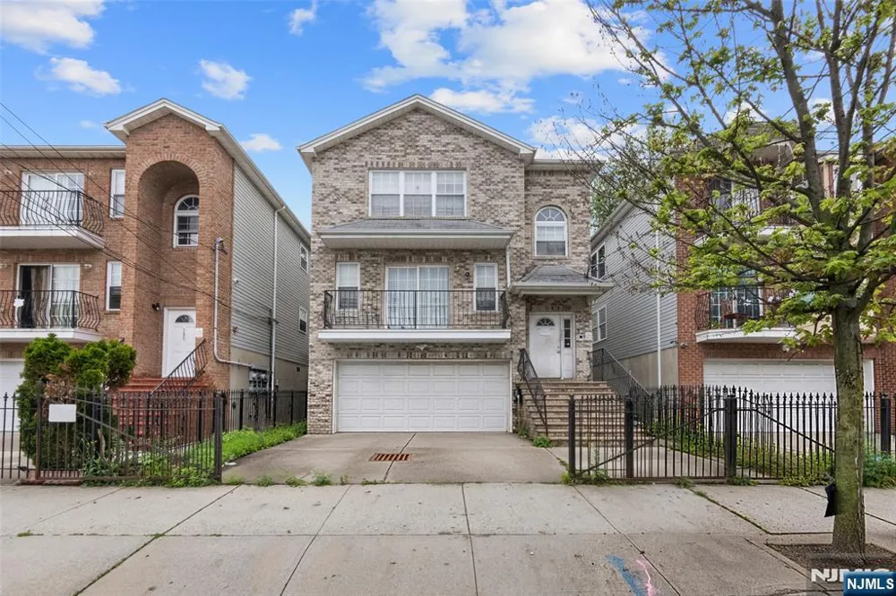 584 19th Street 582 Newark, NJ 07103
