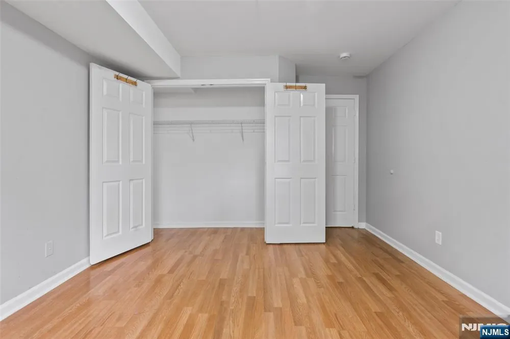 584 19th Street 582 Newark, NJ 07103