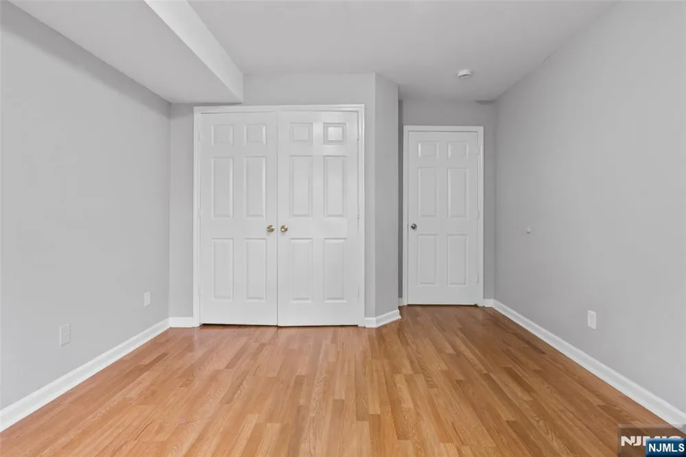 584 19th Street 582 Newark, NJ 07103