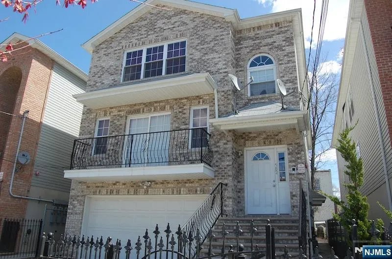 584 19th Street 582 Newark, NJ 07103