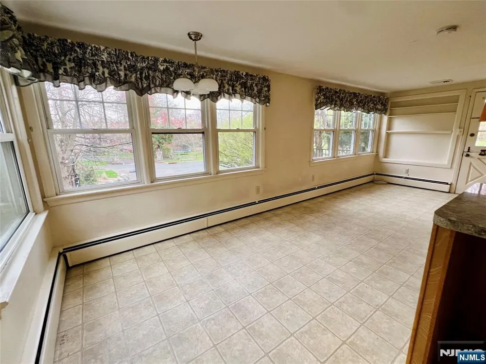 161 McKinley Place Ridgewood, NJ 07450