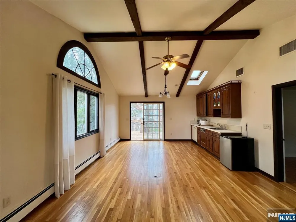 161 McKinley Place Ridgewood, NJ 07450