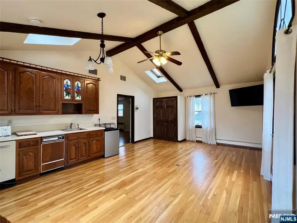 161 McKinley Place Ridgewood, NJ 07450