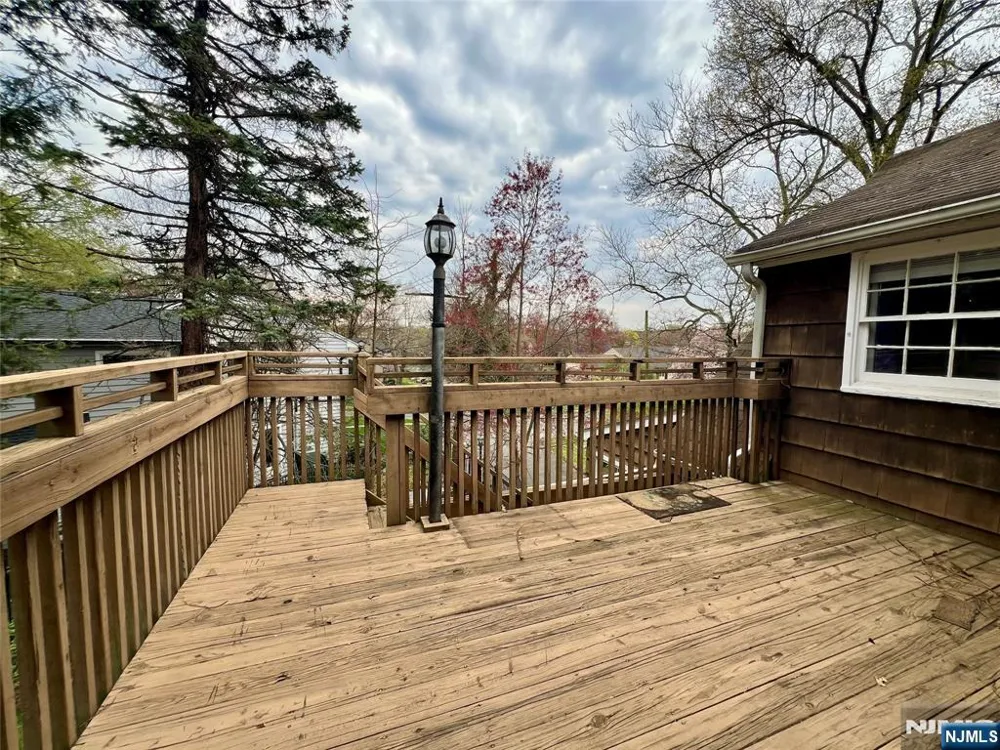 161 McKinley Place Ridgewood, NJ 07450