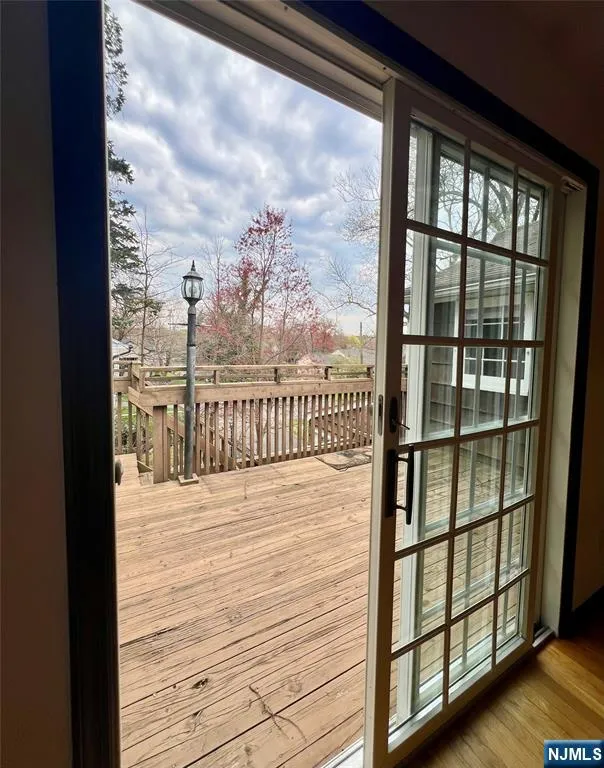 161 McKinley Place Ridgewood, NJ 07450