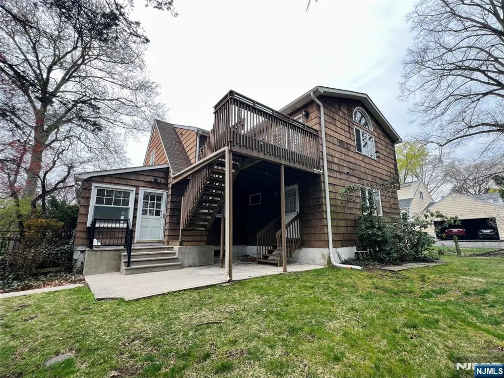 161 McKinley Place Ridgewood, NJ 07450