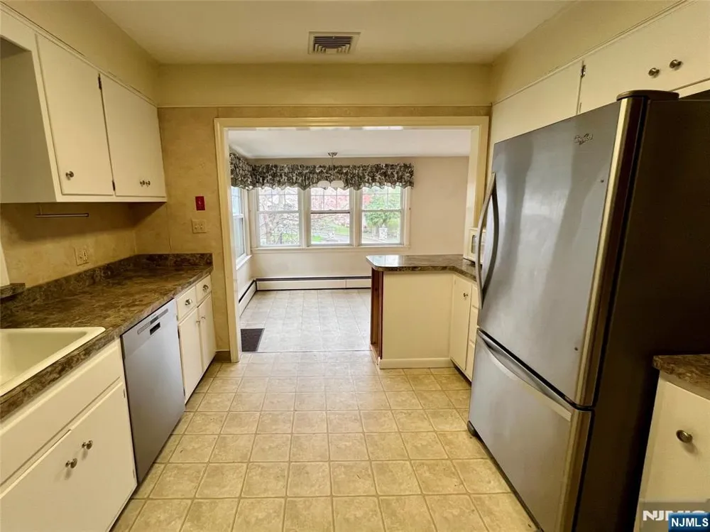 161 McKinley Place Ridgewood, NJ 07450