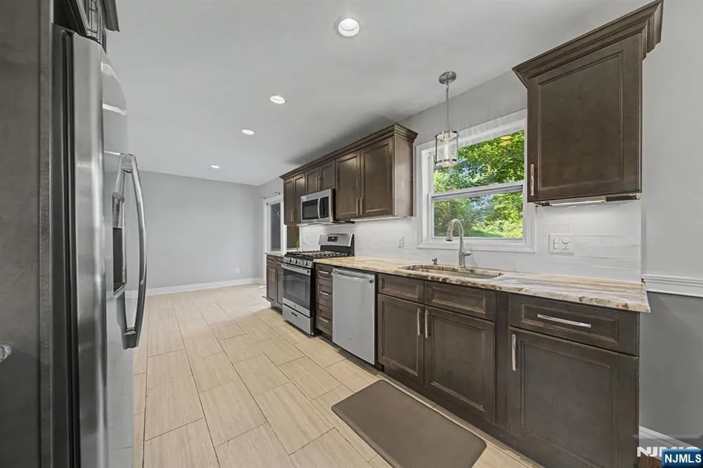 4 Michael Court Hamburg, NJ 07419