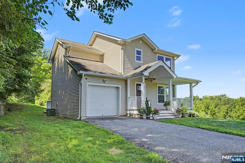 4 Michael Court Hamburg, NJ 07419