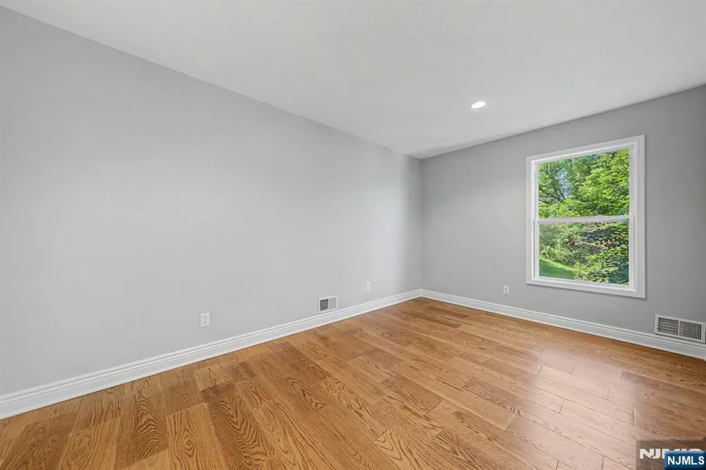 4 Michael Court Hamburg, NJ 07419