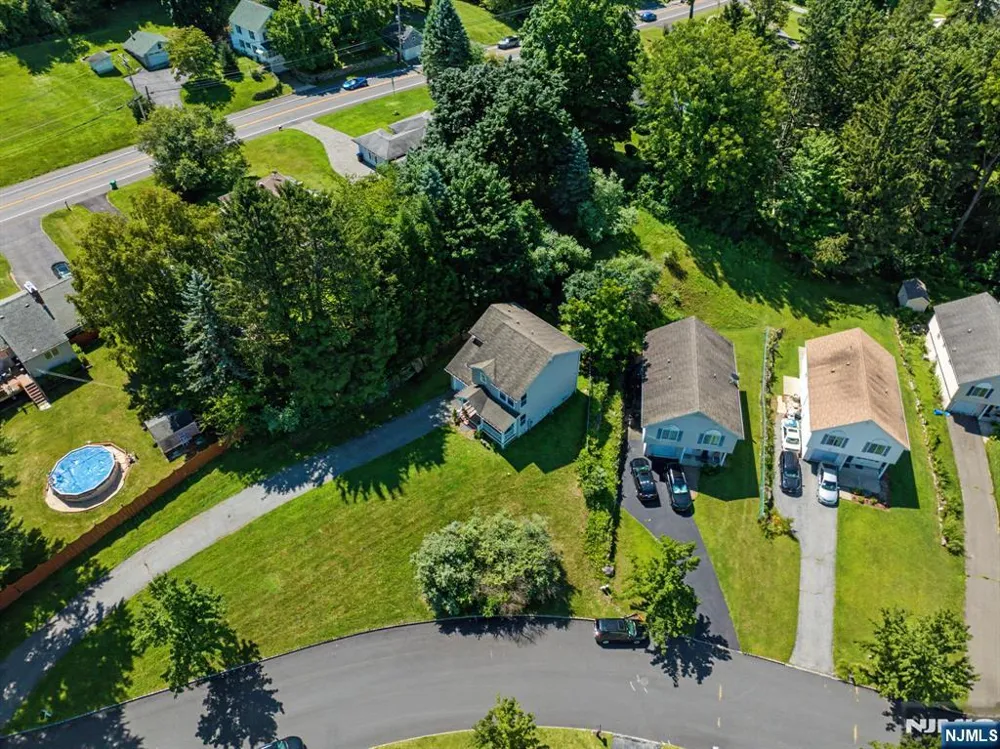 4 Michael Court Hamburg, NJ 07419