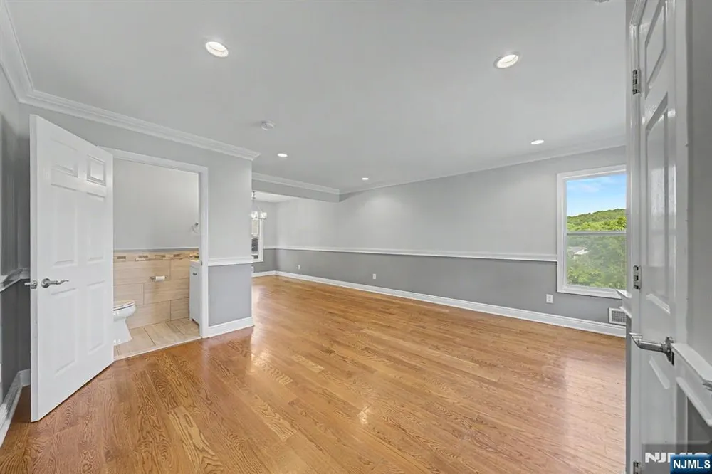 4 Michael Court Hamburg, NJ 07419