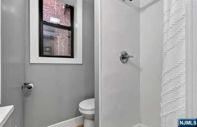 220 3rd Street 17 Passaic, NJ 07055