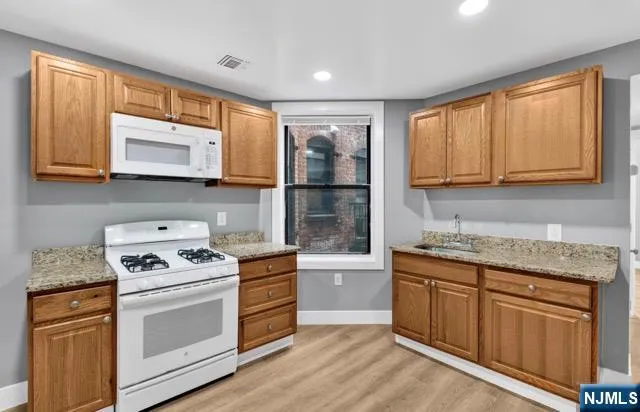 220 3rd Street 17 Passaic, NJ 07055