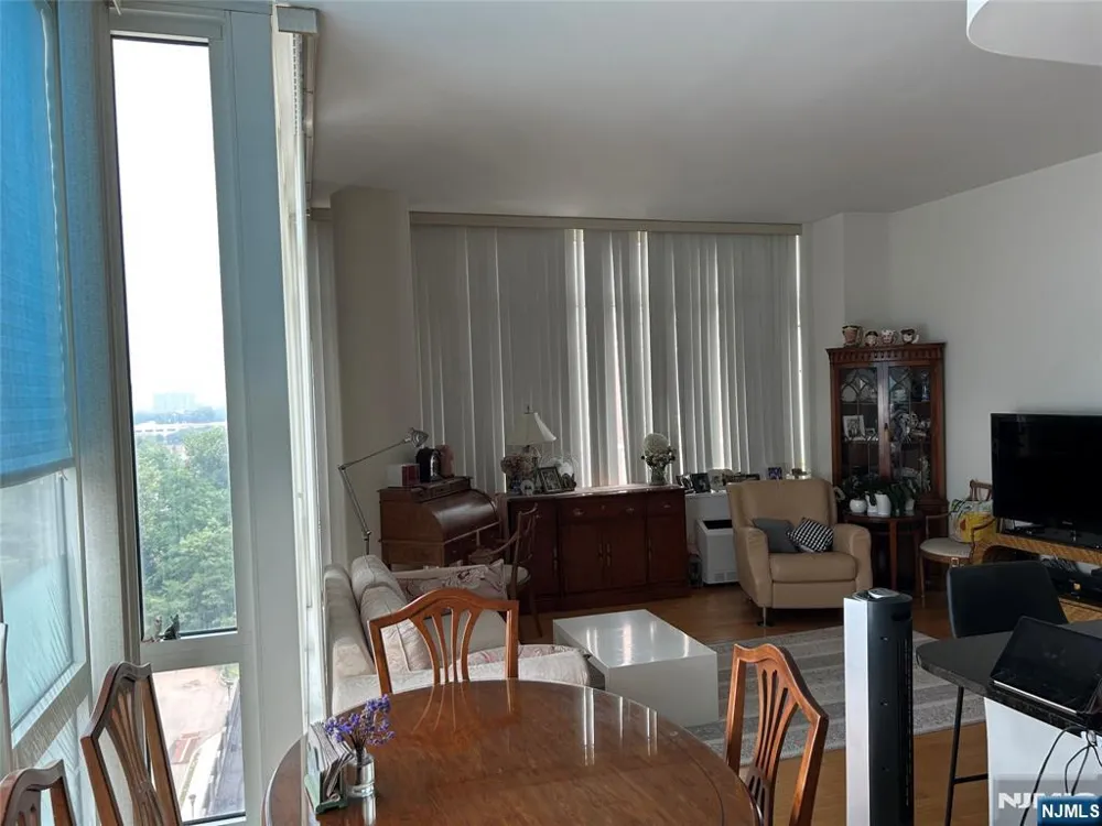 600 12th Street 909 Palisades Park, NJ 07650