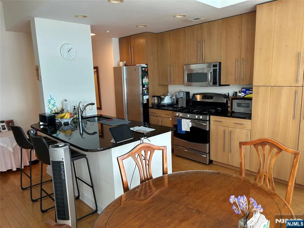 600 12th Street 909 Palisades Park, NJ 07650