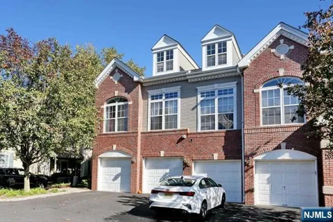 261 Riverwalk Way Q174