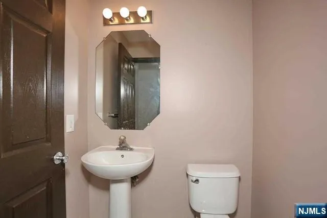 261 Riverwalk Way Q174 Clifton, NJ 07014