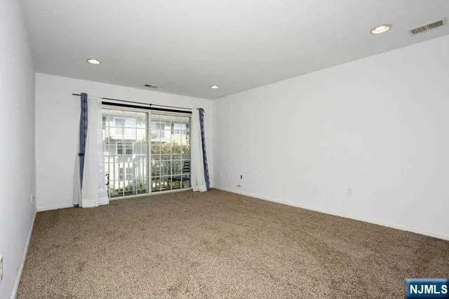 261 Riverwalk Way Q174 Clifton, NJ 07014