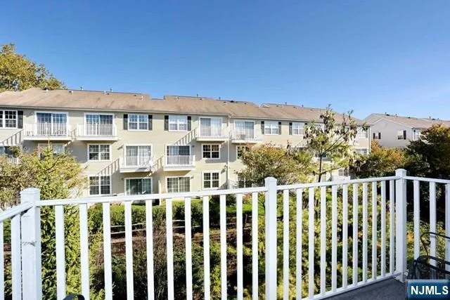 261 Riverwalk Way Q174 Clifton, NJ 07014