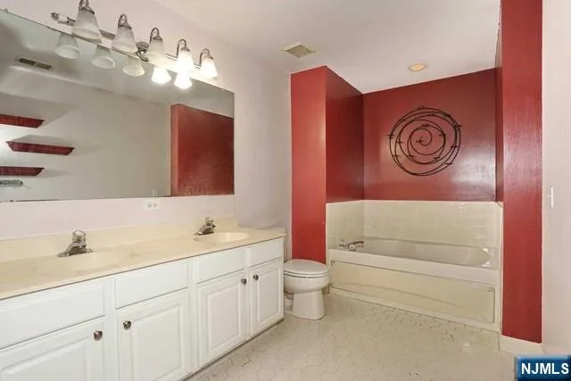 261 Riverwalk Way Q174 Clifton, NJ 07014